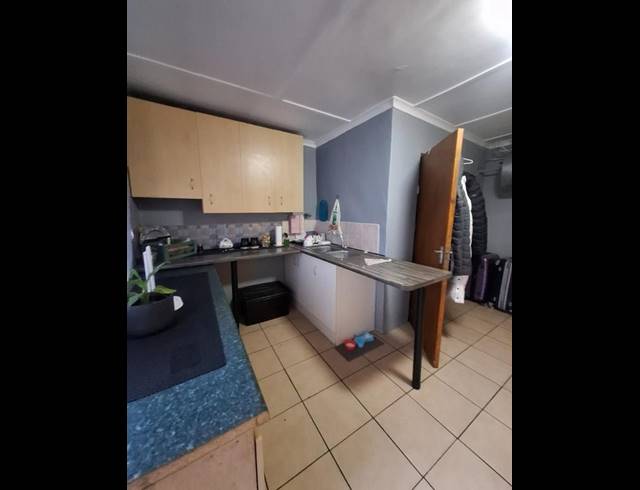 1 BEDROOM PROPERTY TO RENT IN GOODWOOD CENTRAL